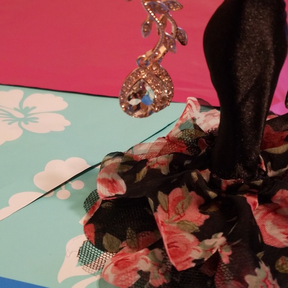 Stunning Earrings only silver left - Picture 5 of 7